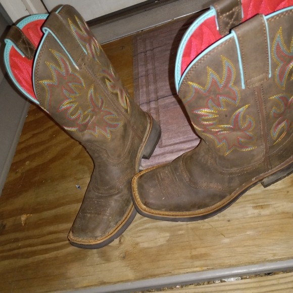 Clothes, Shoes, Home items, Car accessories, jewelry, tools, kitchen items, ect. - Picture 4 of 16